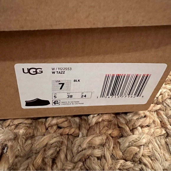 NWT UGG Tazz Platform Suede Slipper Black Women’s 7 - Picture 16 of 16